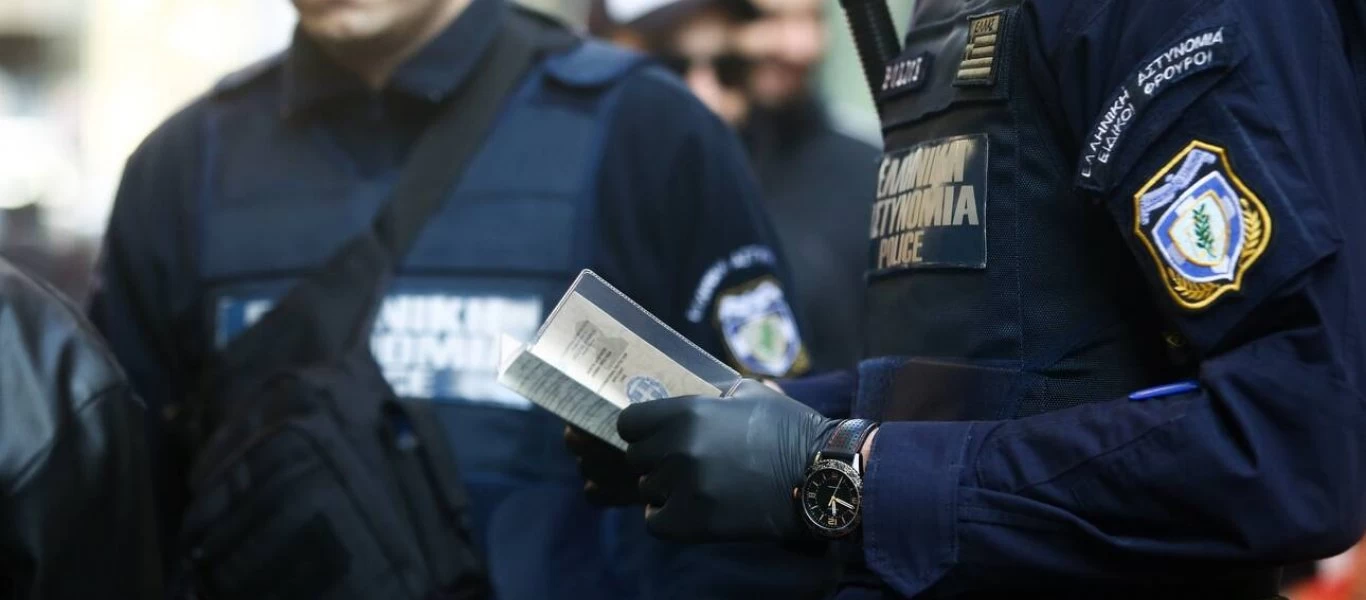  Λέσβος: Συνέλαβαν καθηγήτρια με πρόβλημα υγείας που δεν μπορούσε να φορέσει μάσκα!